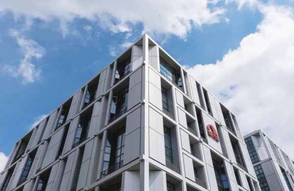 450亿防水龙头，海外大搞基建