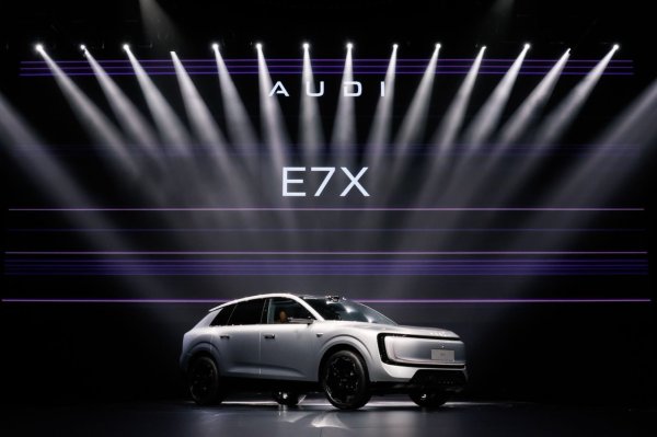 全新智慧旗舰SUV上汽奥迪AUDI E7X新车开启预售