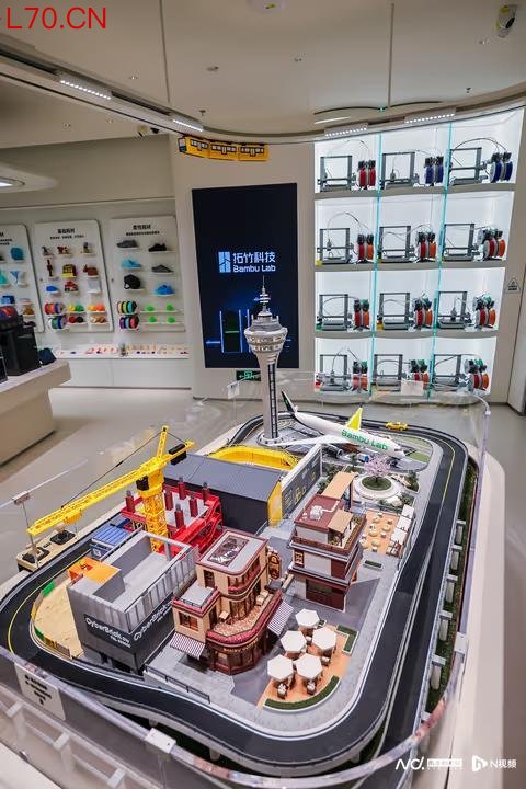 拓竹在深圳开出二店，消费级3D打印线下布局加速