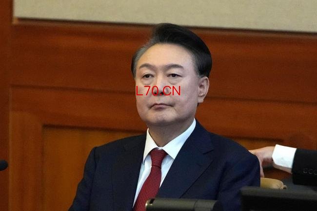 尹锡悦涉妨碍逮捕等案宣判 获刑7年